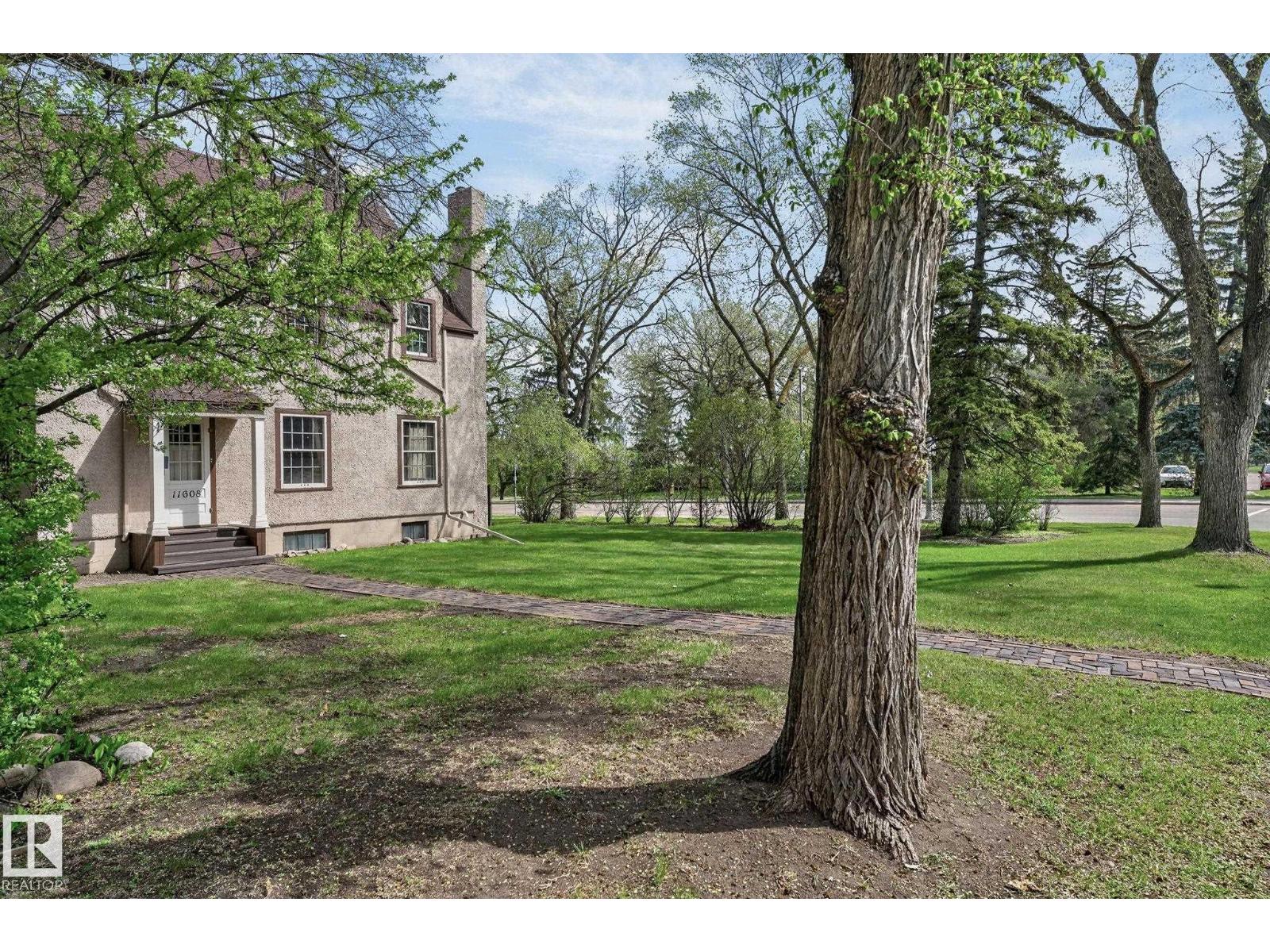 11608 EDINBORO RD NW exterior