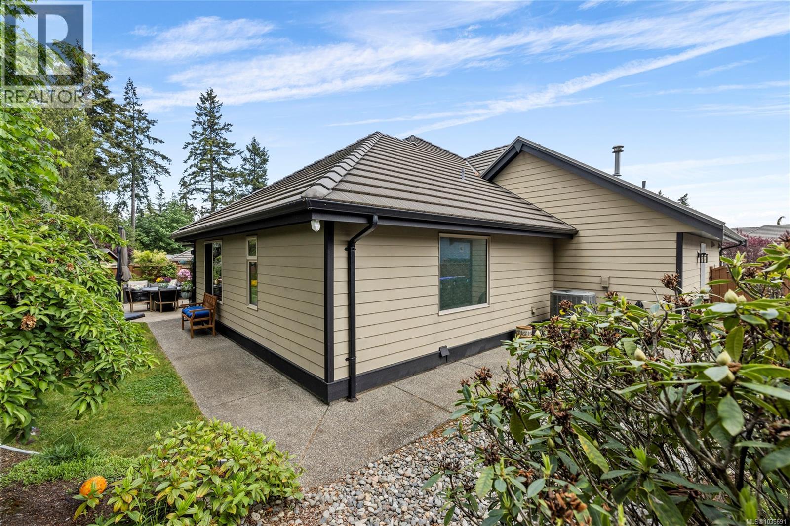 978 Cantebury Pl, Qualicum Beach