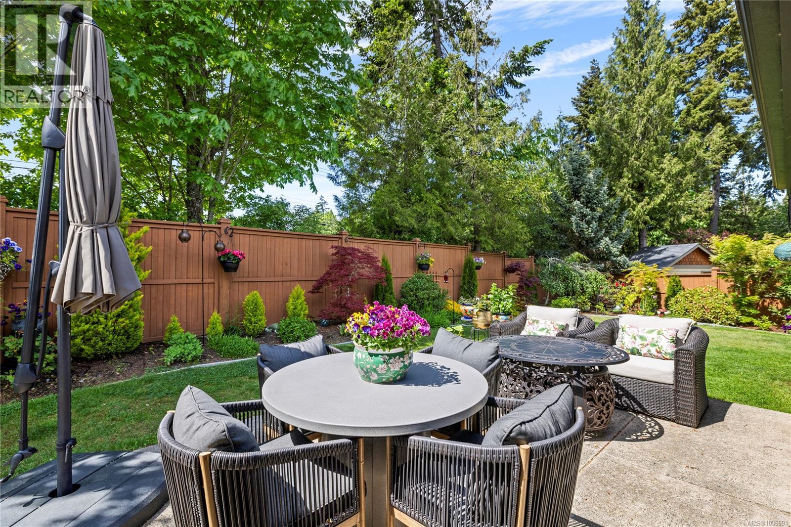978 Cantebury Pl, Qualicum Beach