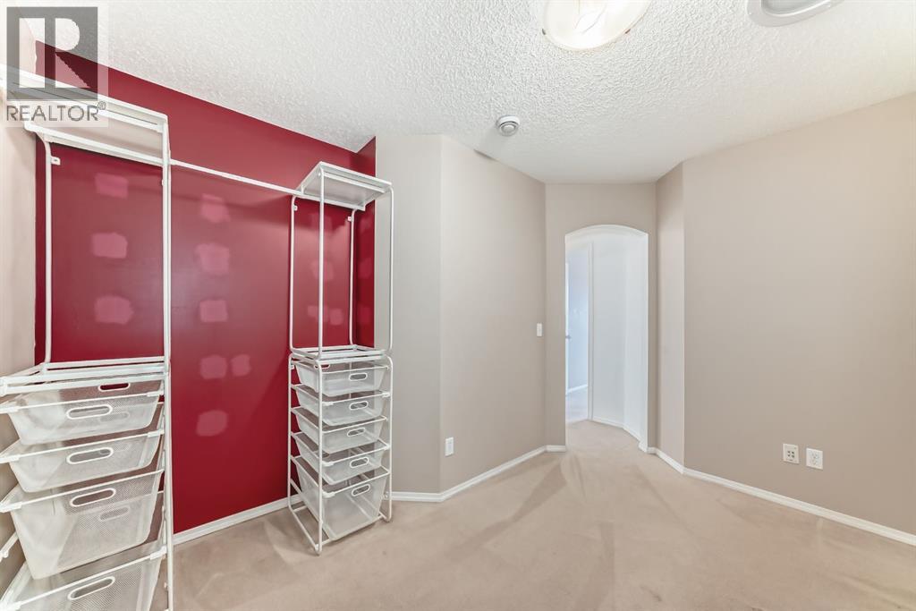 #205 27 Everridge Square SW - 19
