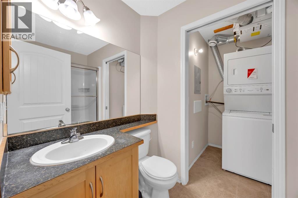 #205 27 Everridge Square SW - 15