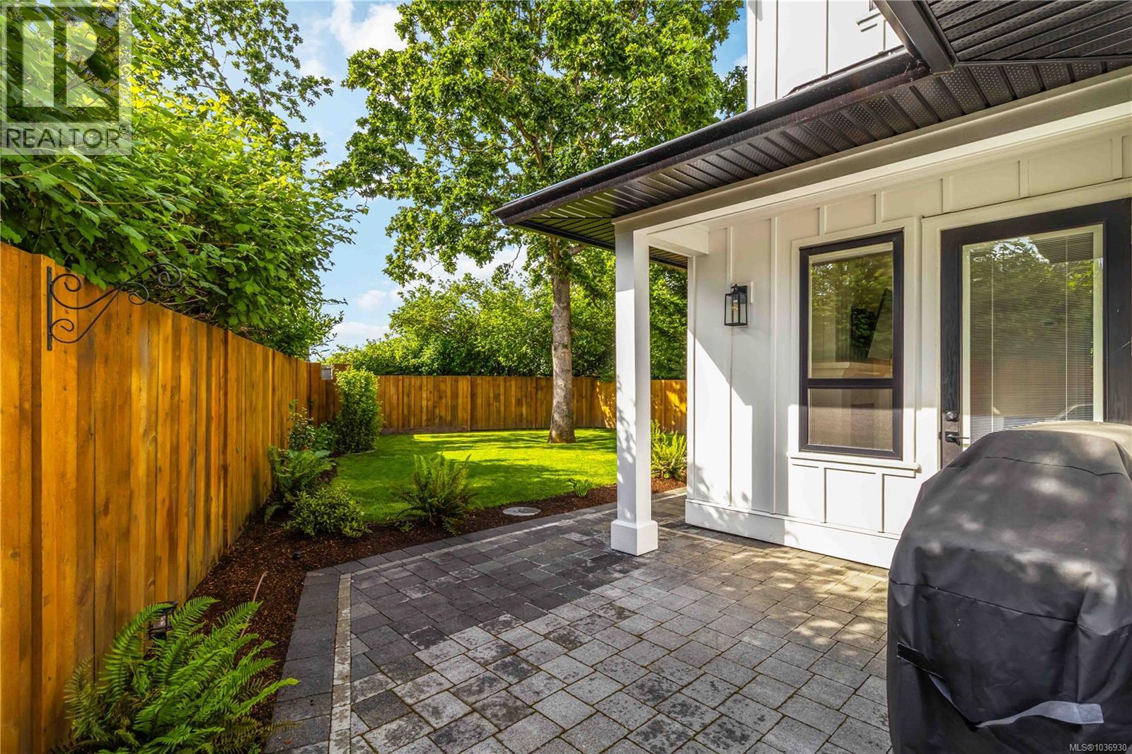 9356 East Saanich Rd - 45