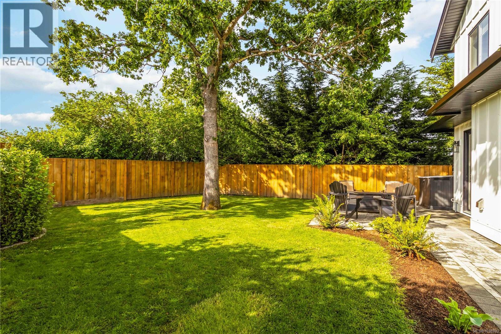 9356 East Saanich Rd - 49