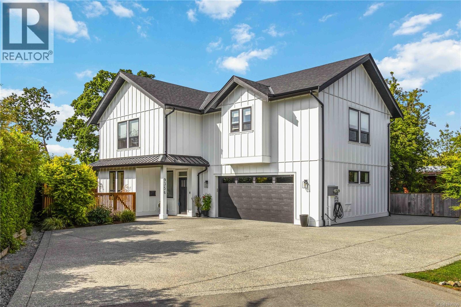 9356 East Saanich Rd - 40