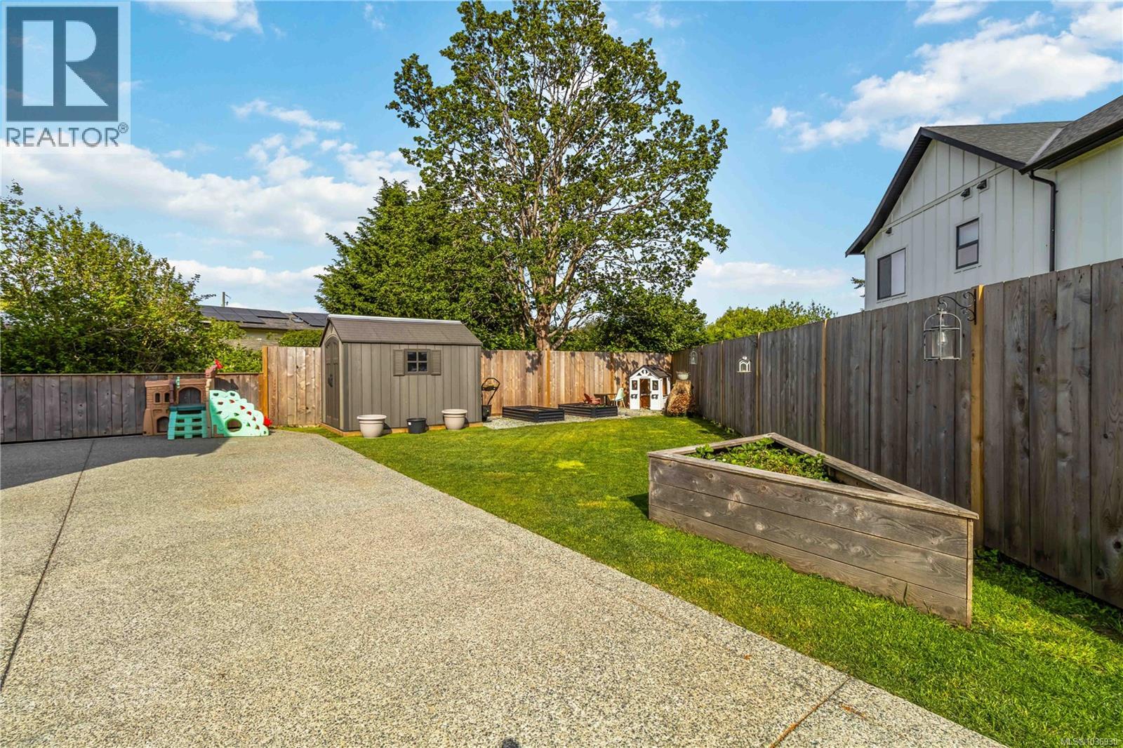 9356 East Saanich Rd - 58