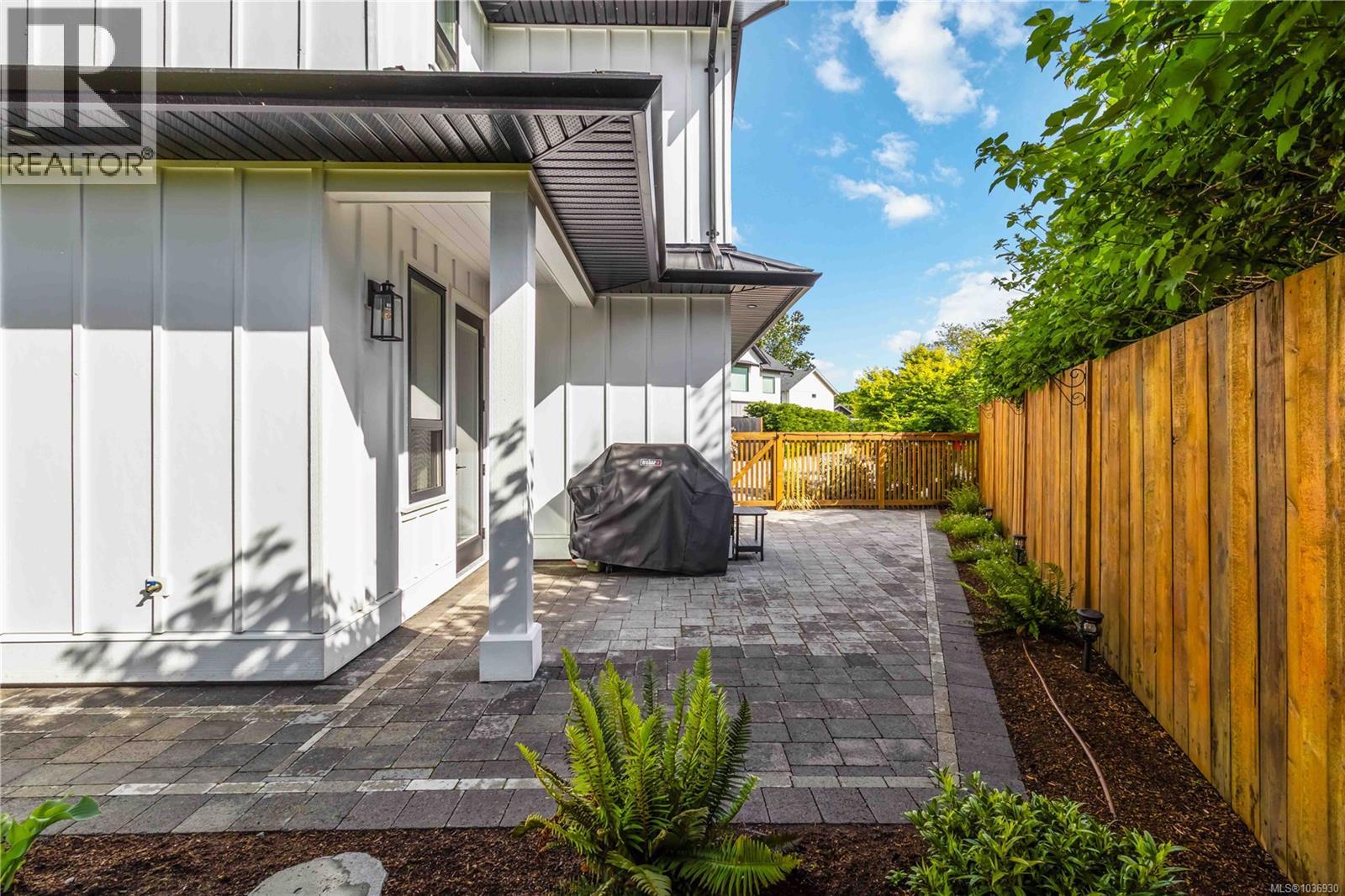 9356 East Saanich Rd - 47