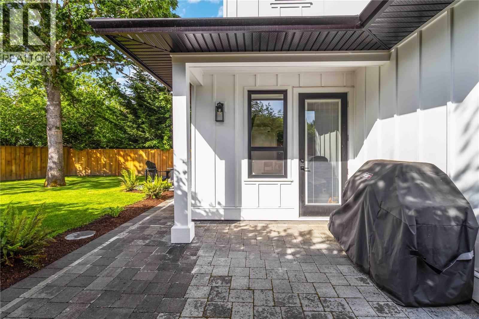9356 East Saanich Rd - 46