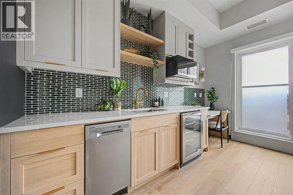 #205 3107 Warren Street - 26