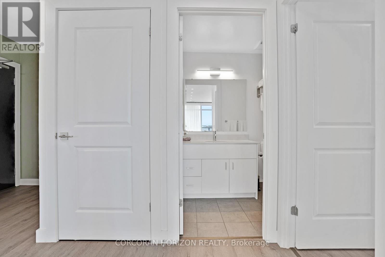 #802 15 GLEBE STREET - 19