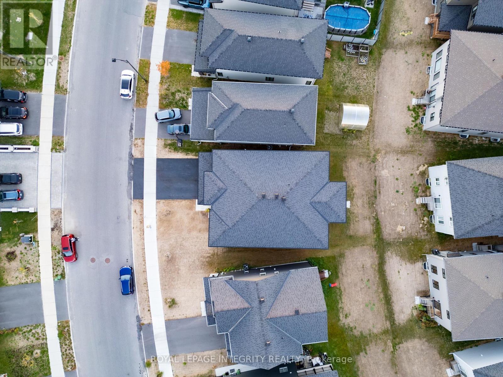 28 DUN SKIPPER DRIVE - 32