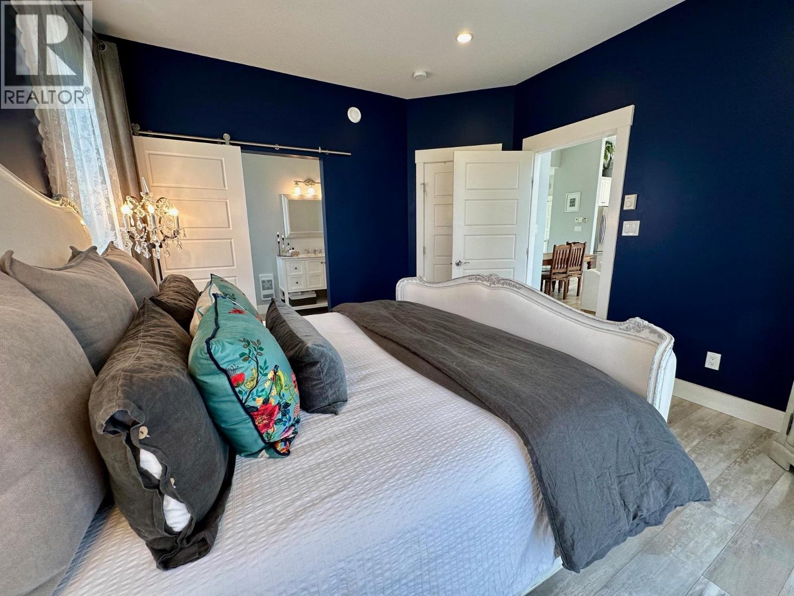 1494 CHESTNUT STREET - 14