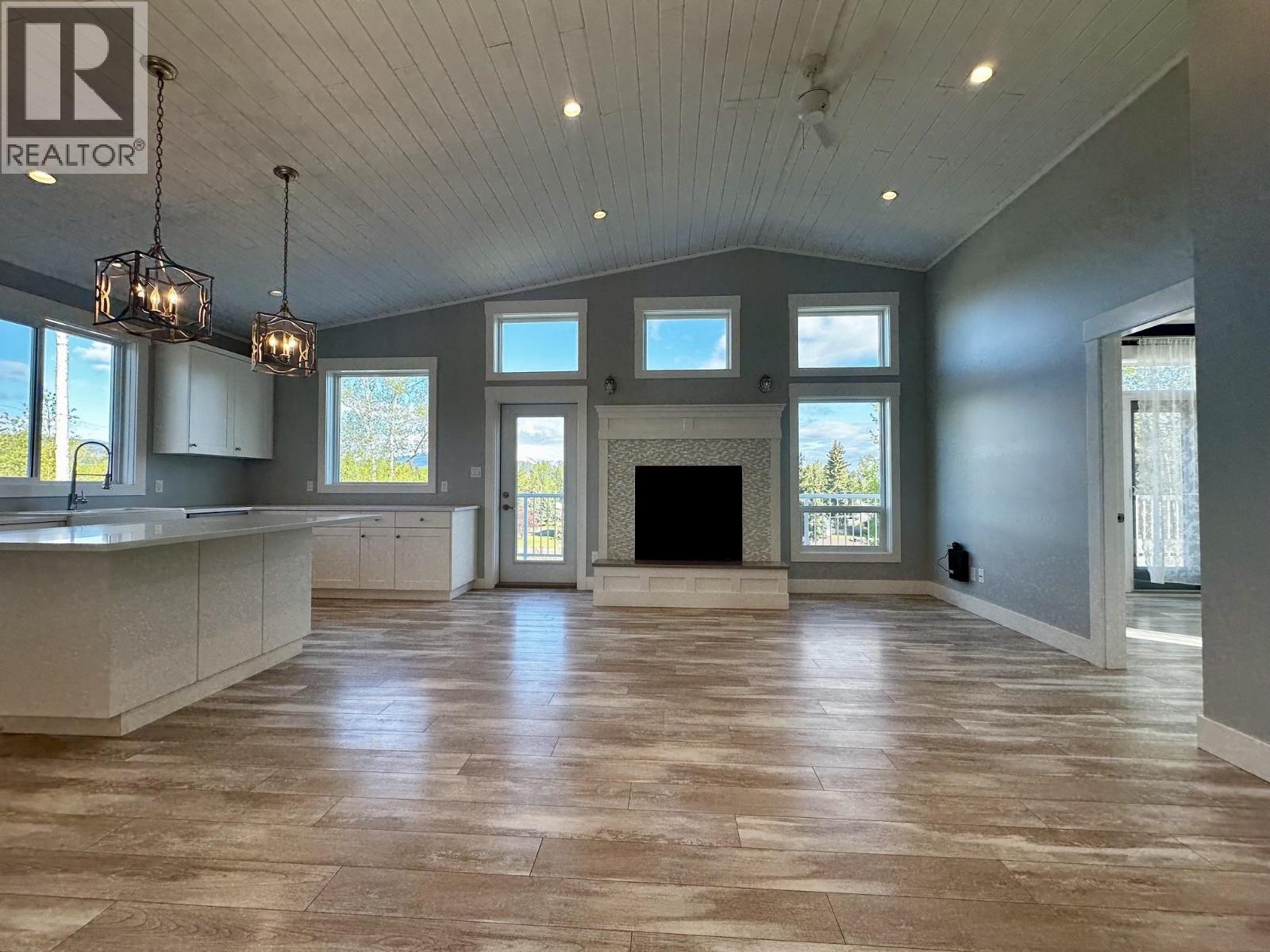 1494 CHESTNUT STREET, Telkwa