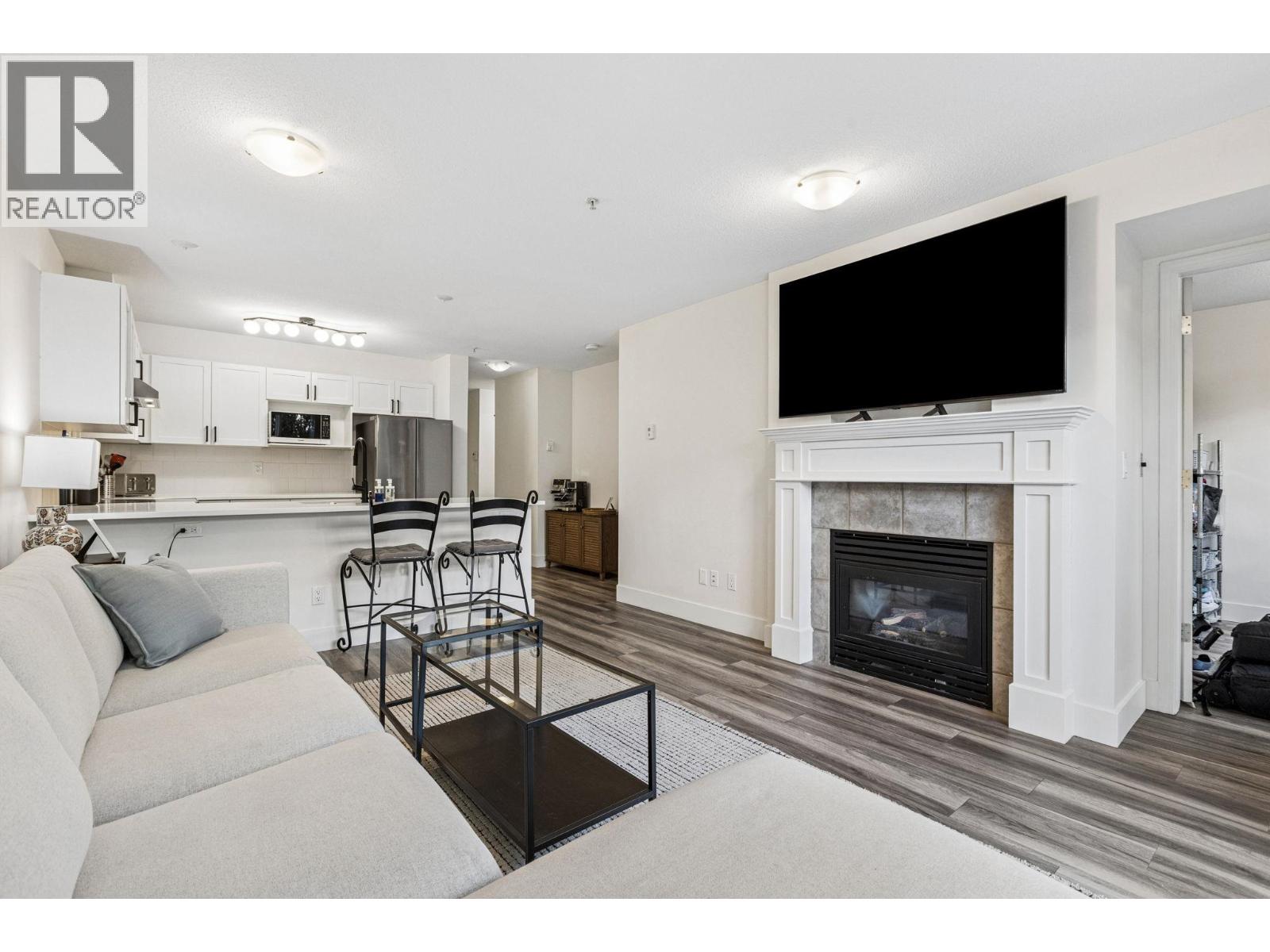 102 365 E 1ST STREET, North Vancouver