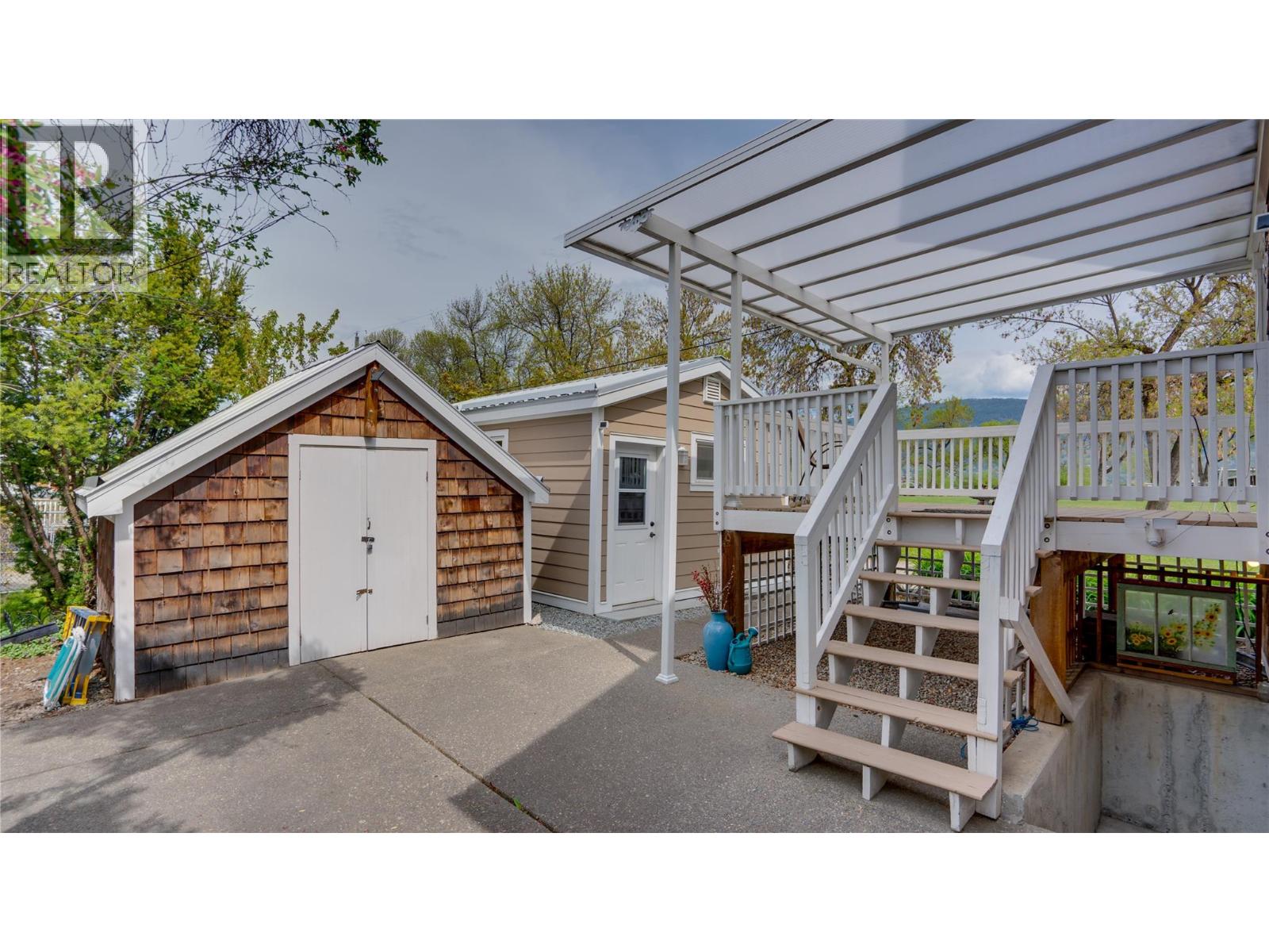 3001 18 Avenue - 33