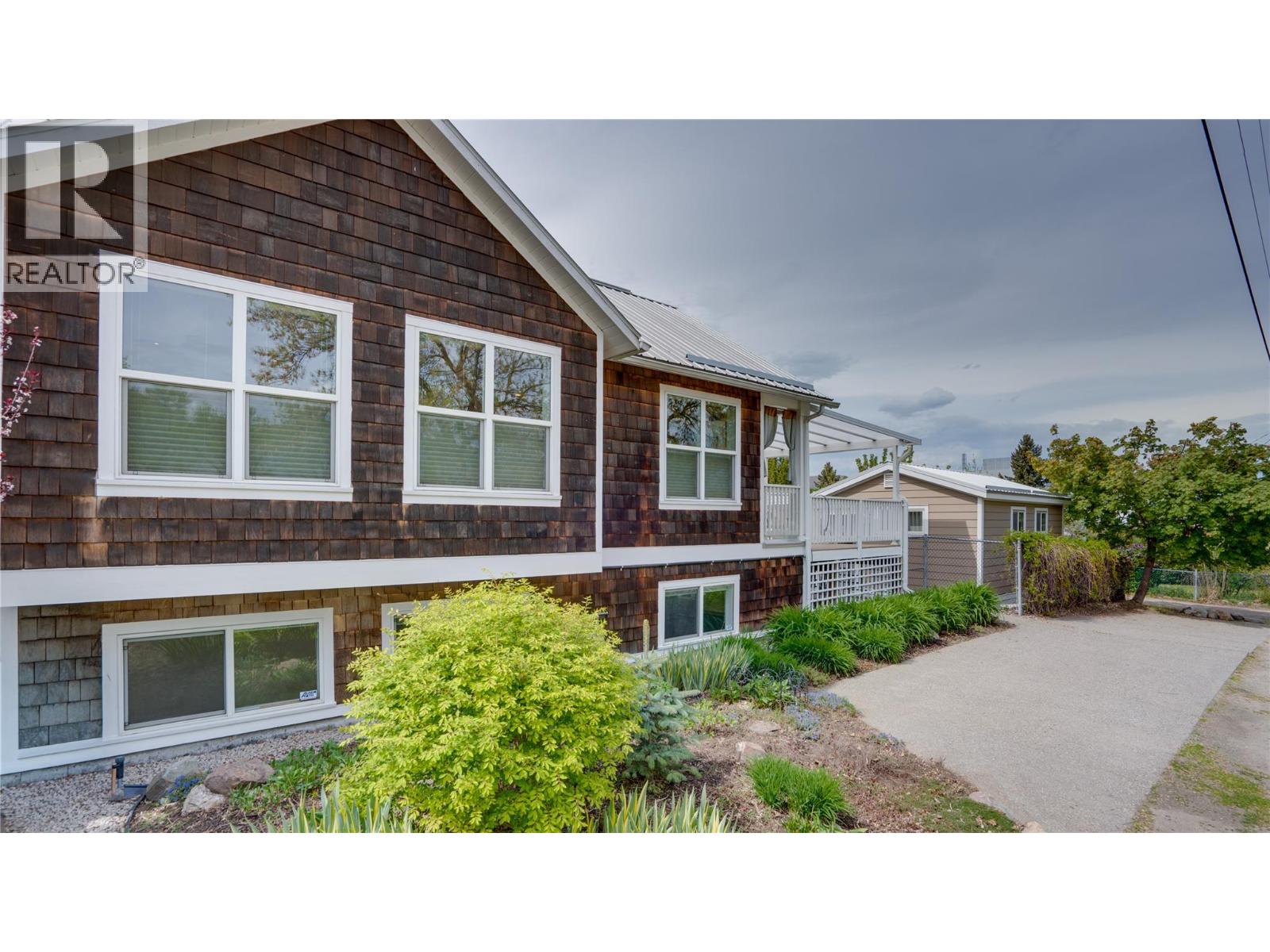 3001 18 Avenue - 35