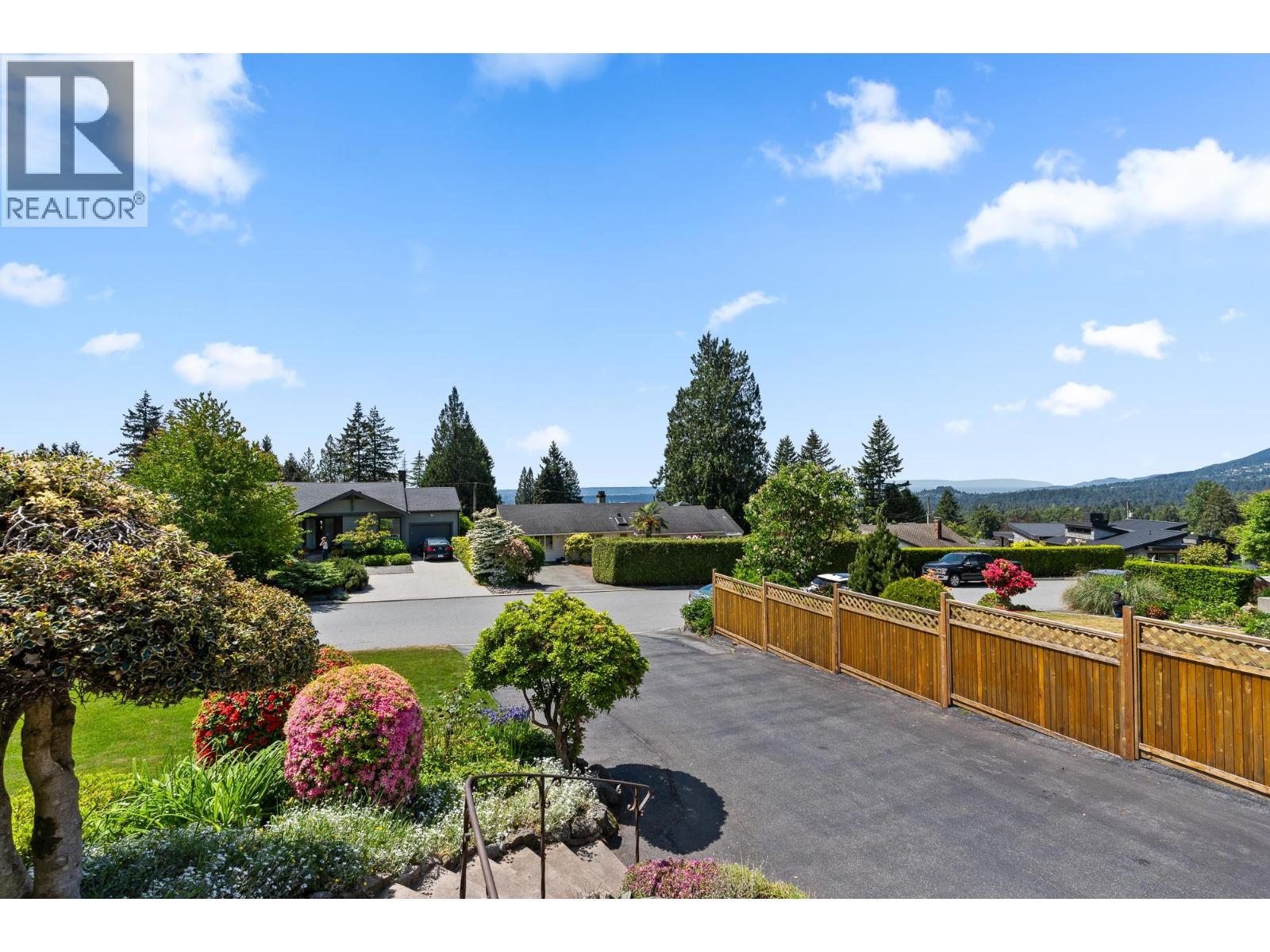 170 CARISBROOKE CRESCENT, North Vancouver
