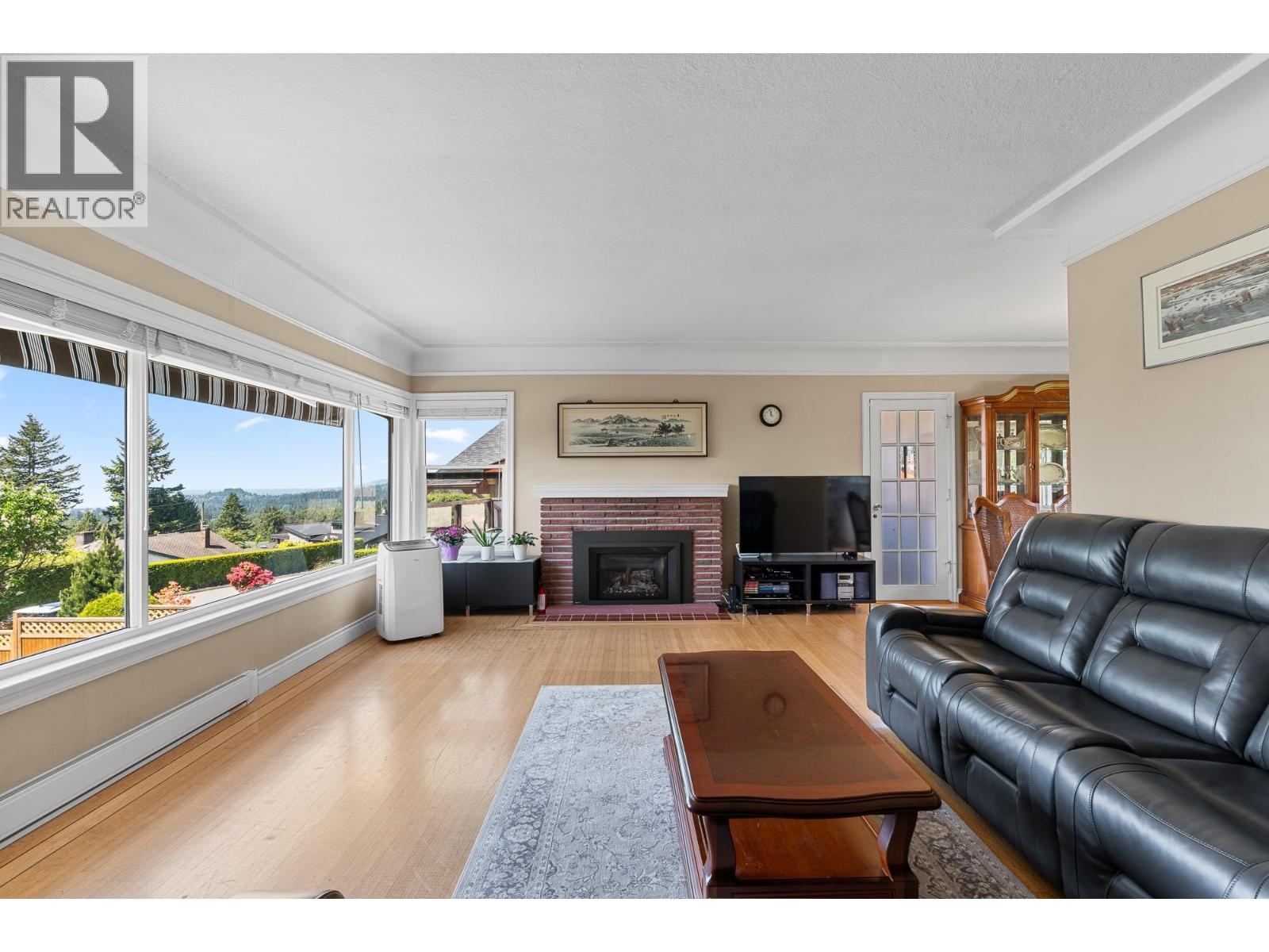 170 CARISBROOKE CRESCENT, North Vancouver