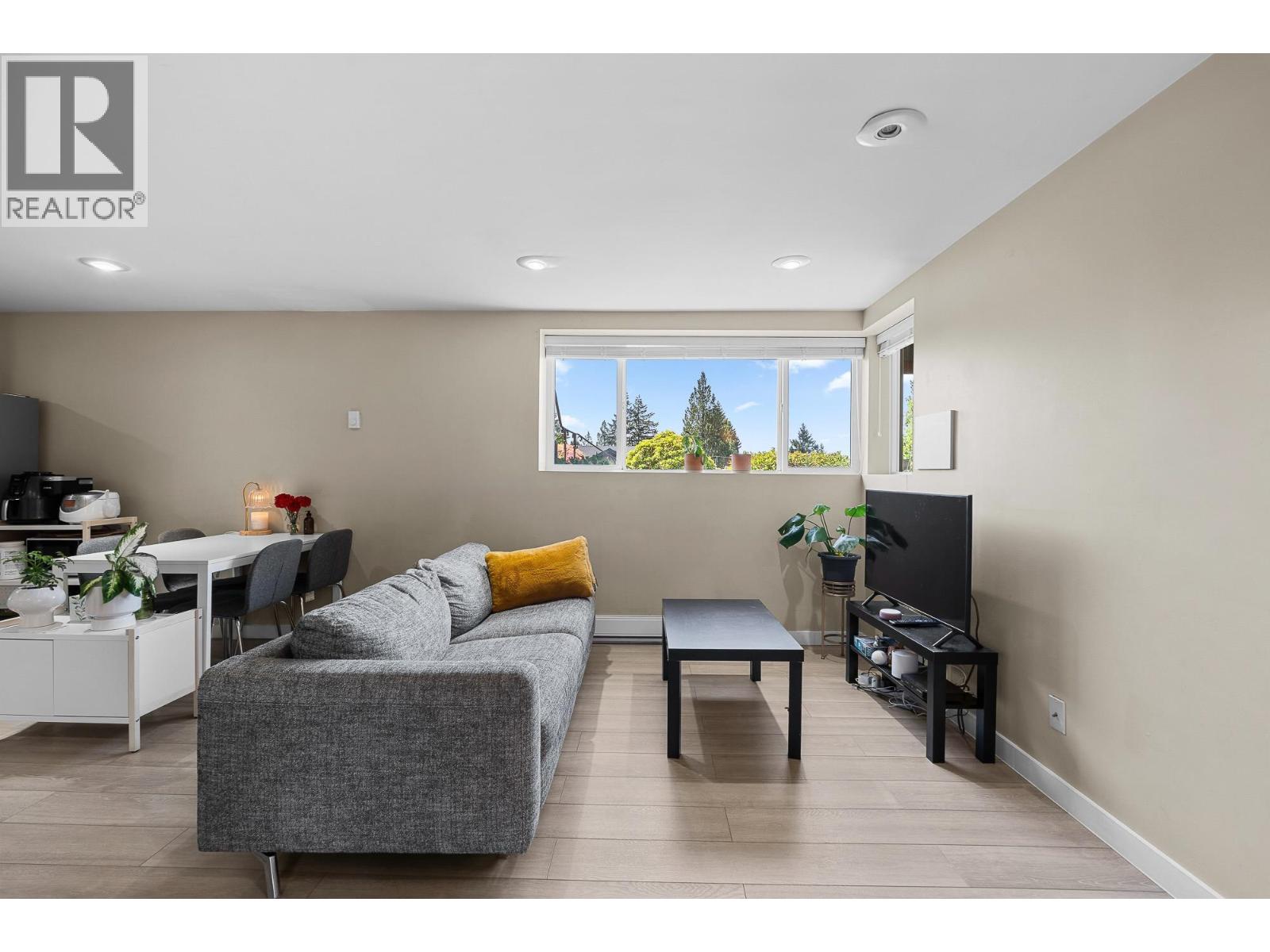 170 CARISBROOKE CRESCENT, North Vancouver
