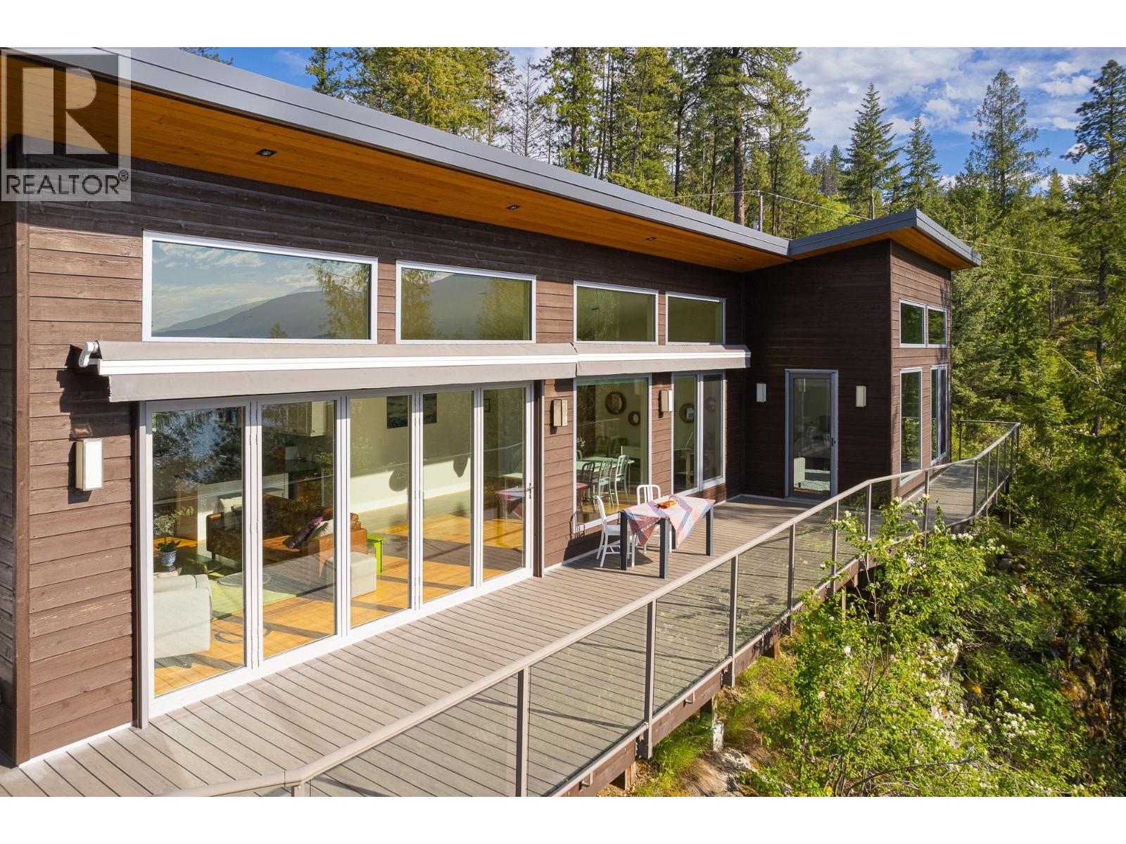 17246 PILOT BAY Road, Crawford Bay