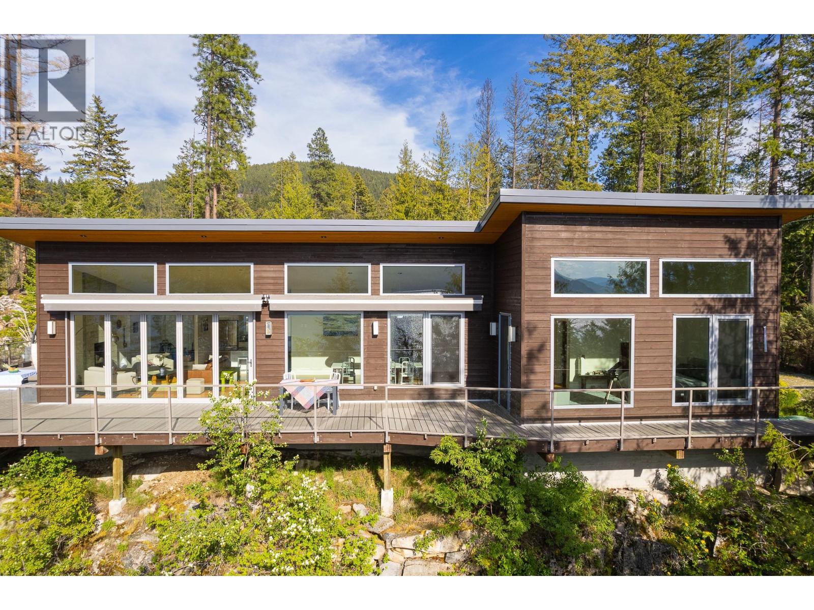 17246 PILOT BAY Road, Crawford Bay