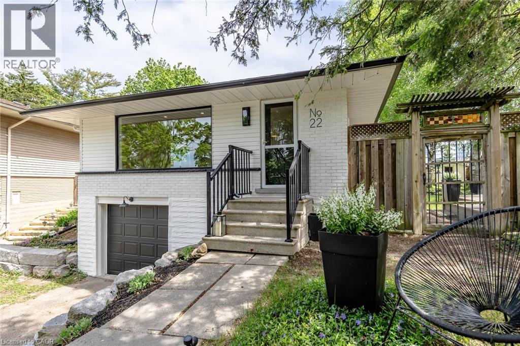 22 CHARLOTTE Crescent - 2
