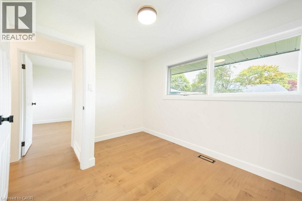 22 CHARLOTTE Crescent, Kitchener, Ontario, N2B2K3 — Photo 21