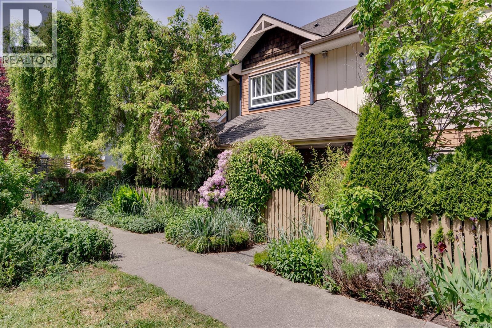#1 860 Princess Ave - 1