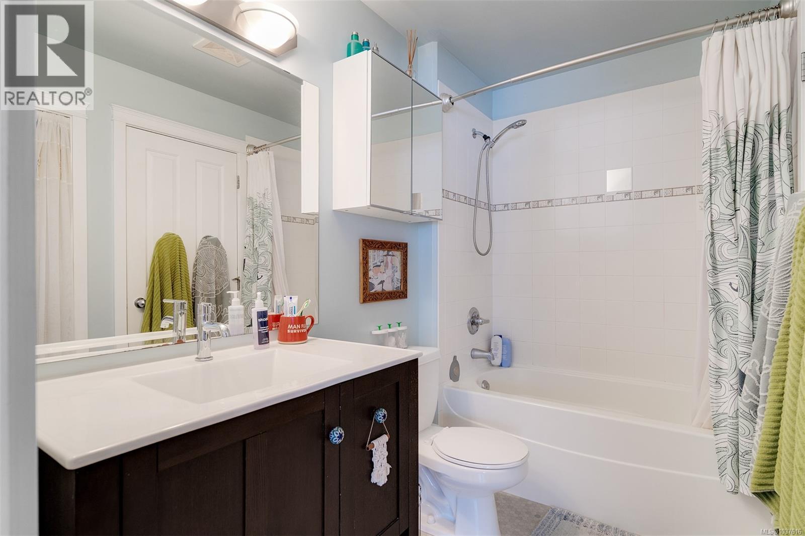 #1 860 Princess Ave - 22