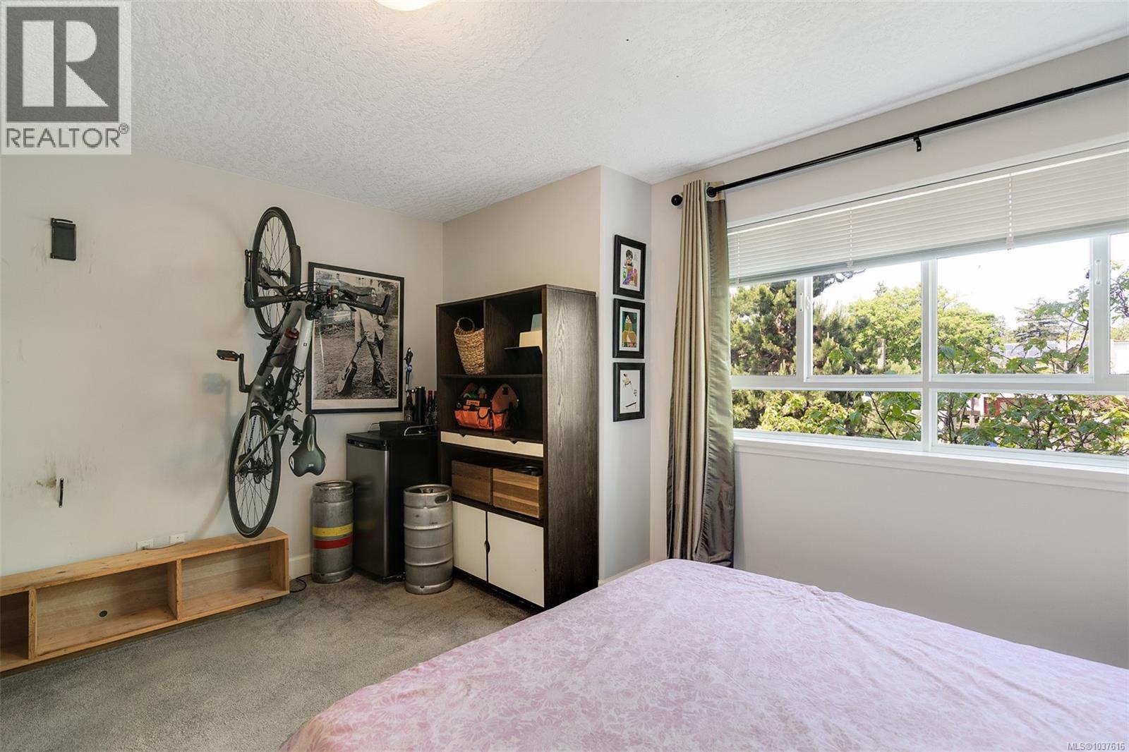 #1 860 Princess Ave - 25