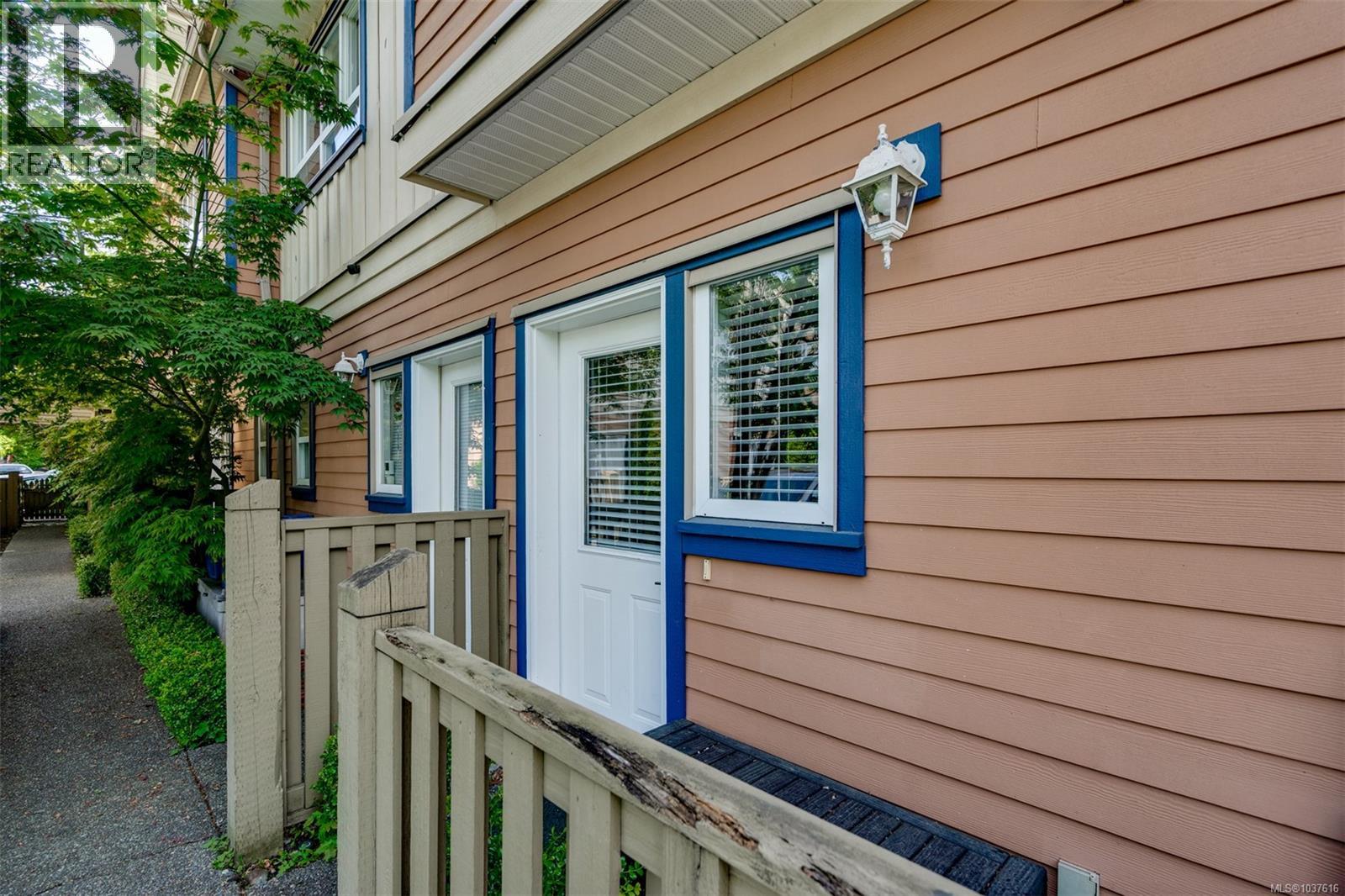#1 860 Princess Ave - 35