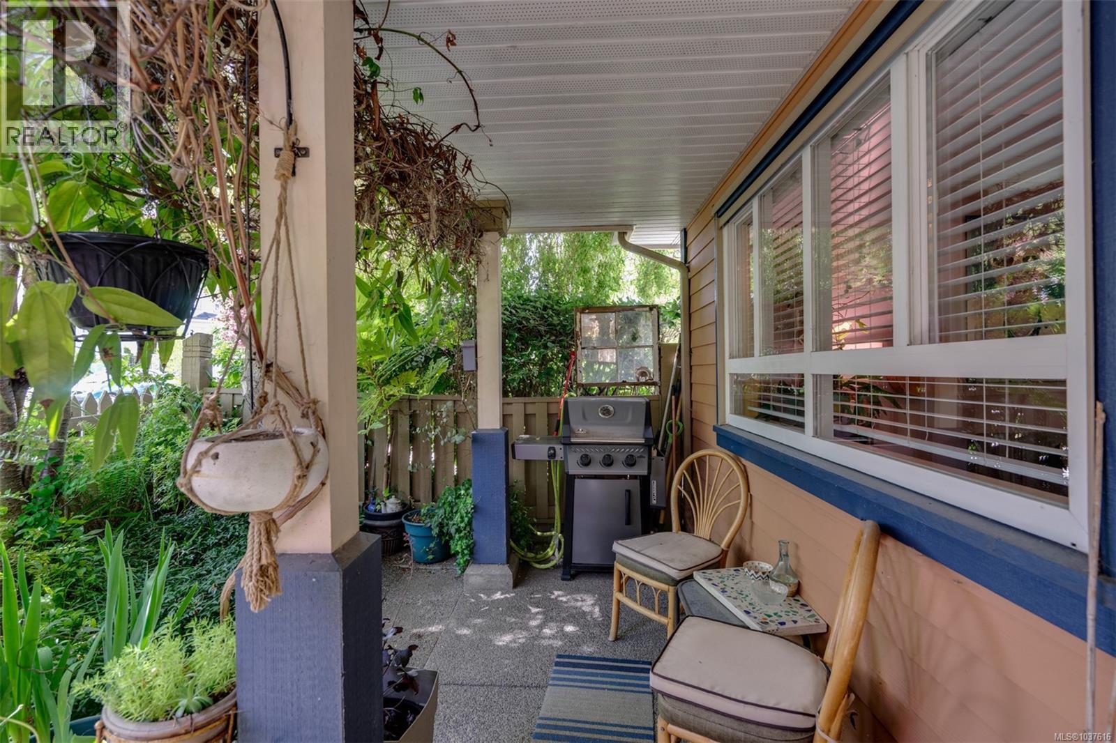 #1 860 Princess Ave - 39
