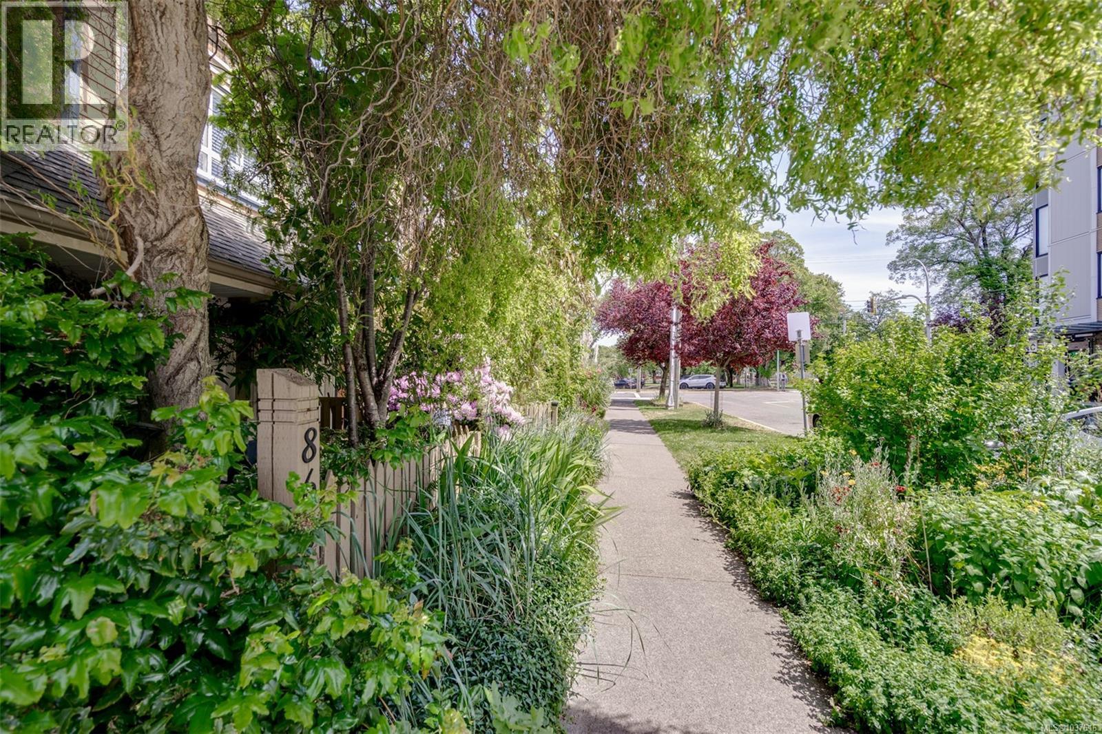#1 860 Princess Ave - 42