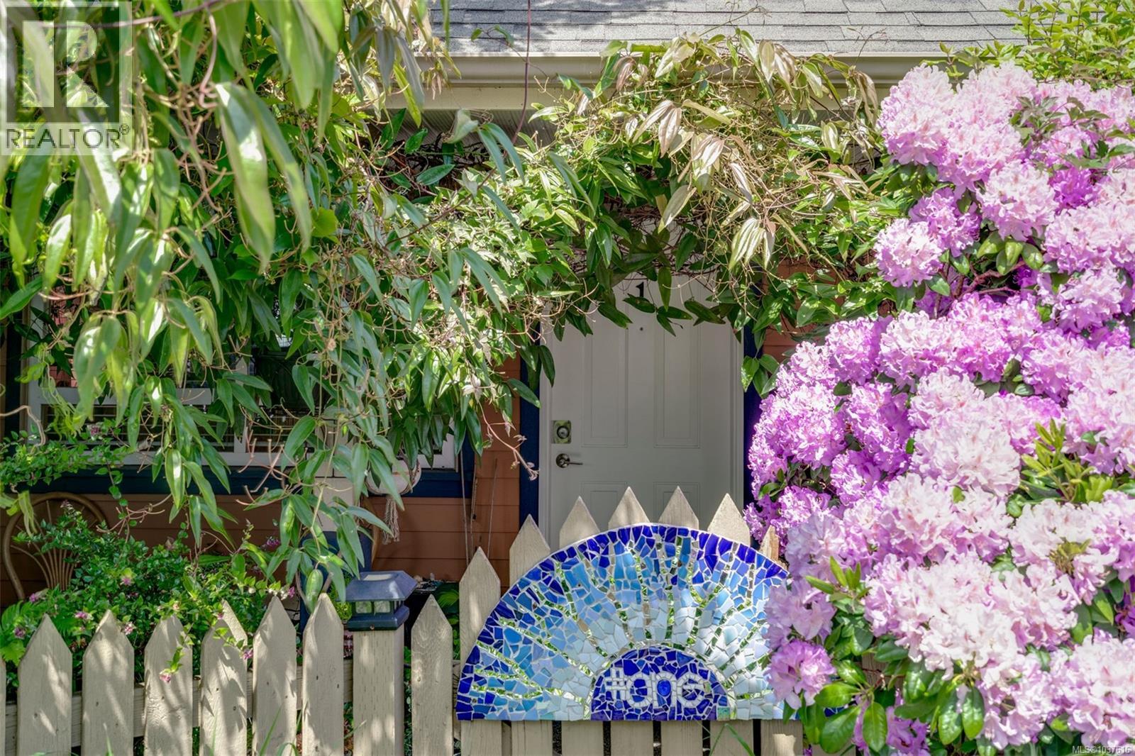 #1 860 Princess Ave - 43