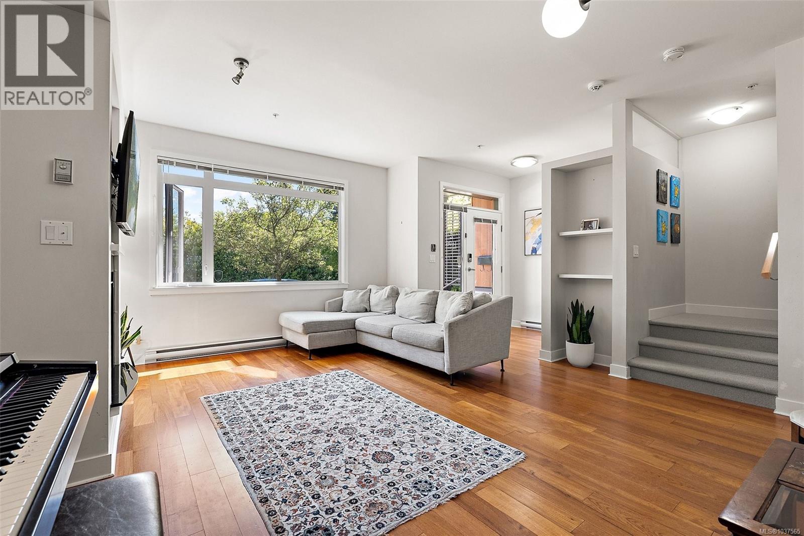 #2 1696 Pear St - 8