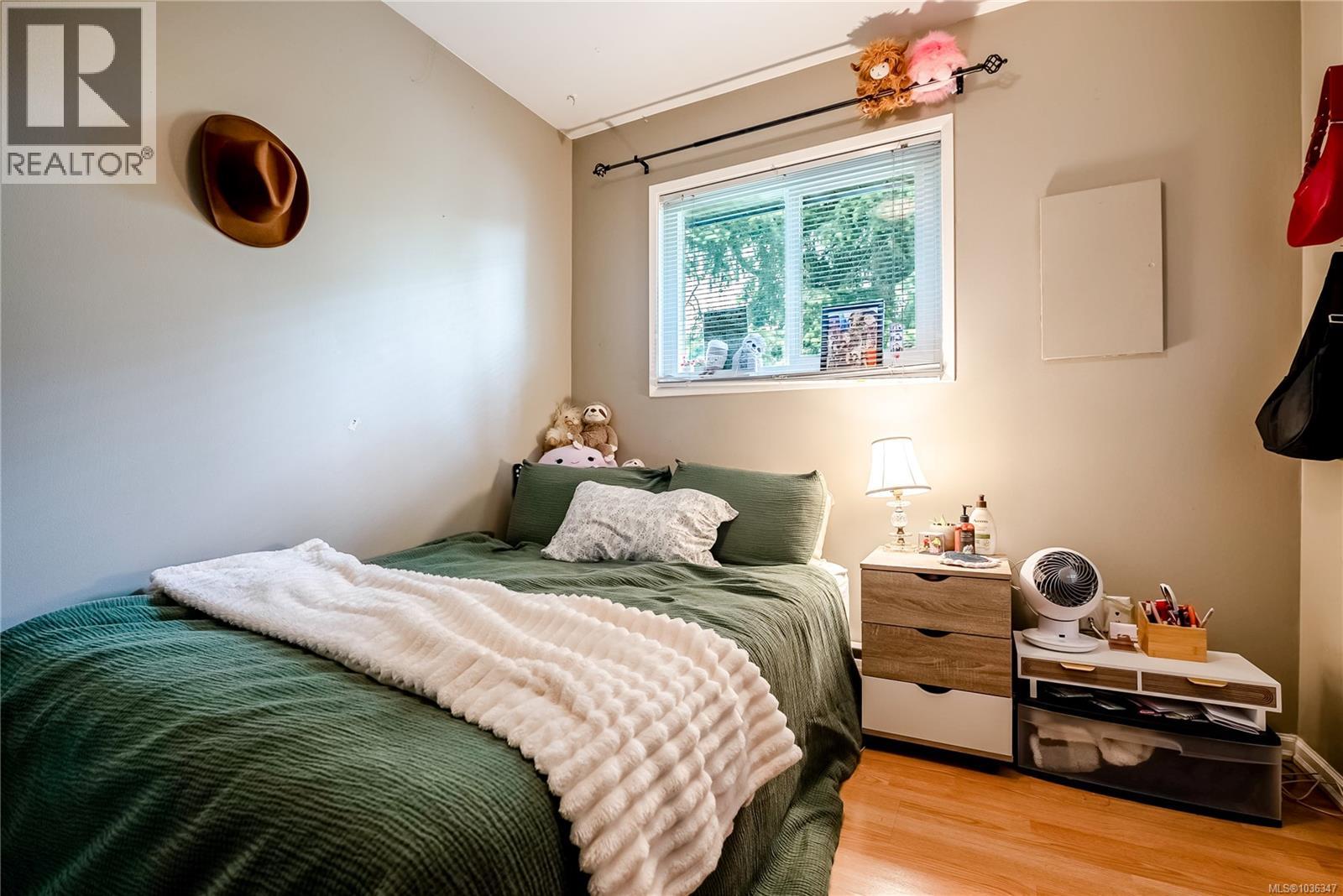 4120 Quadra St - 18
