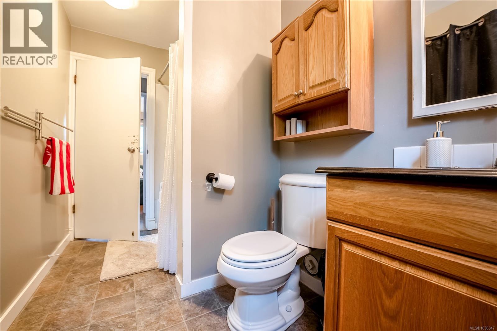 4120 Quadra St - 23