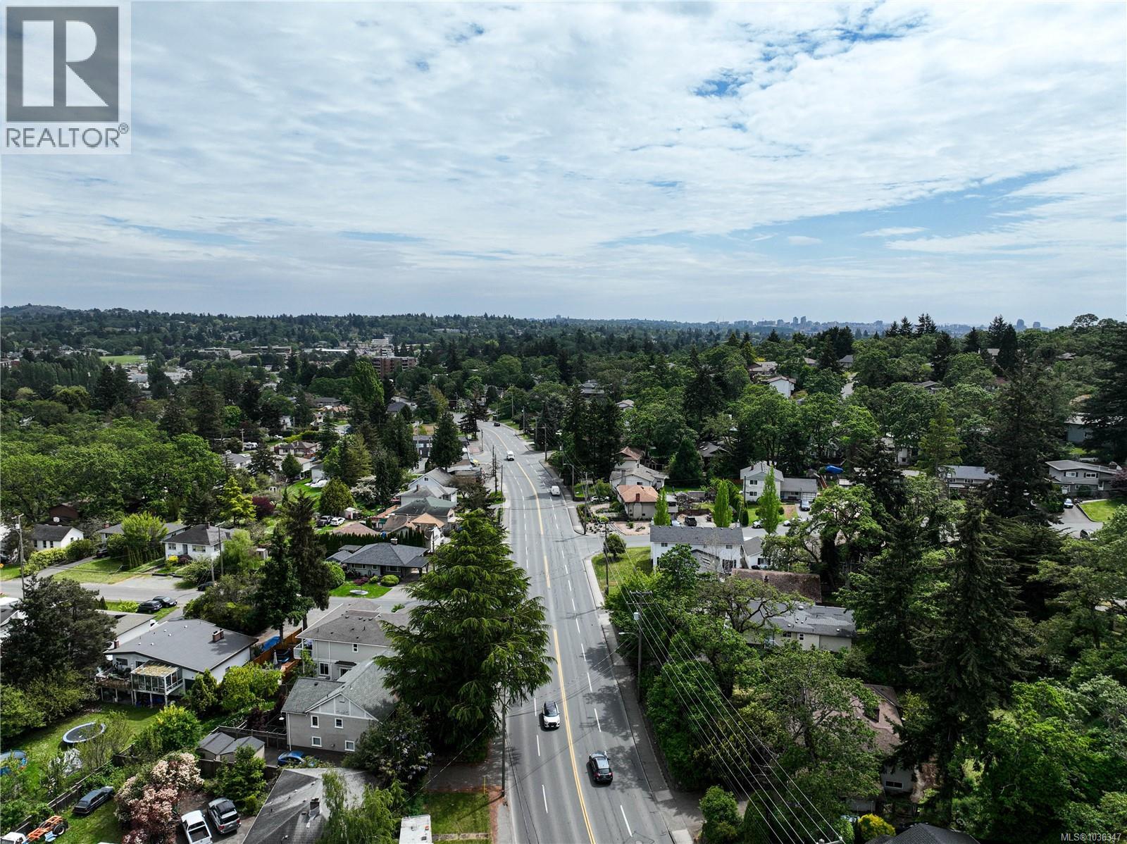 4120 Quadra St - 46
