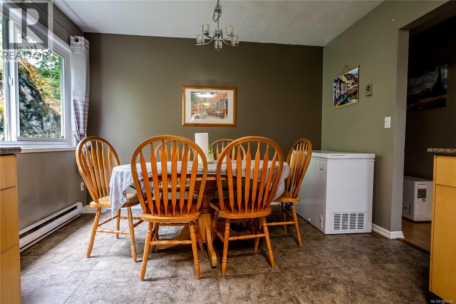 4120 Quadra St - 7