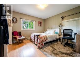 Entrance - 4120 Quadra St, Saanich, BC V8X3B9 Photo 12