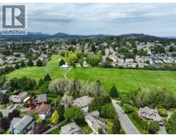 4120 Quadra St, Saanich, BC V8X3B9 Photo 31
