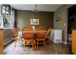 Ensuite - 4120 Quadra St, Saanich, BC V8X3B9 Photo 7