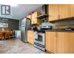 Primary Bedroom - 4120 Quadra St, Saanich, BC V8X3B9 Photo 8
