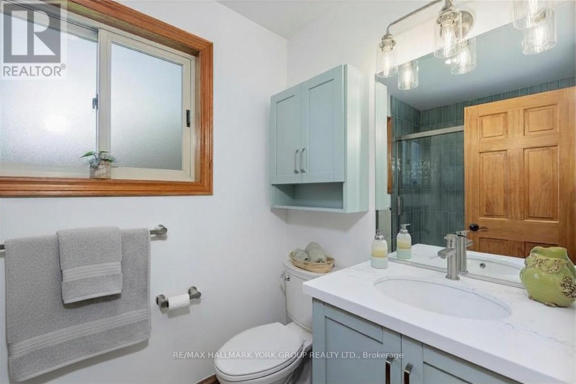 229 LAKE DRIVE N - 21