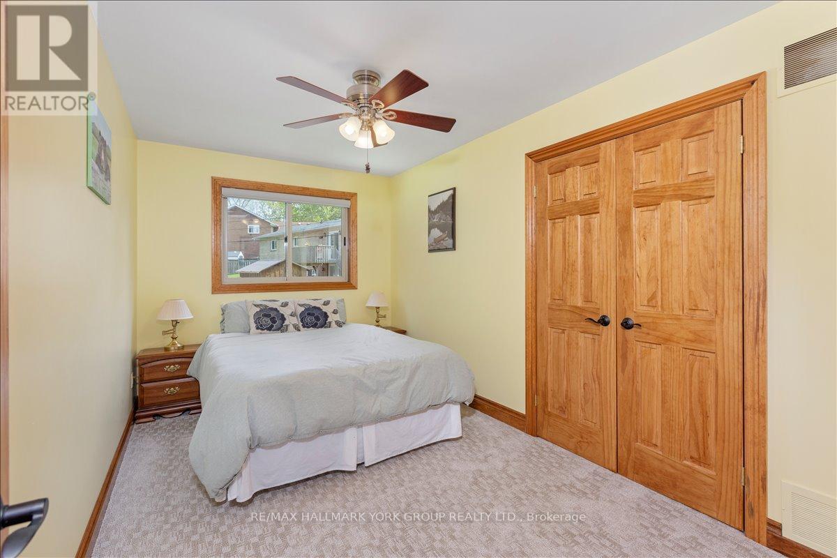 229 LAKE DRIVE N - 22