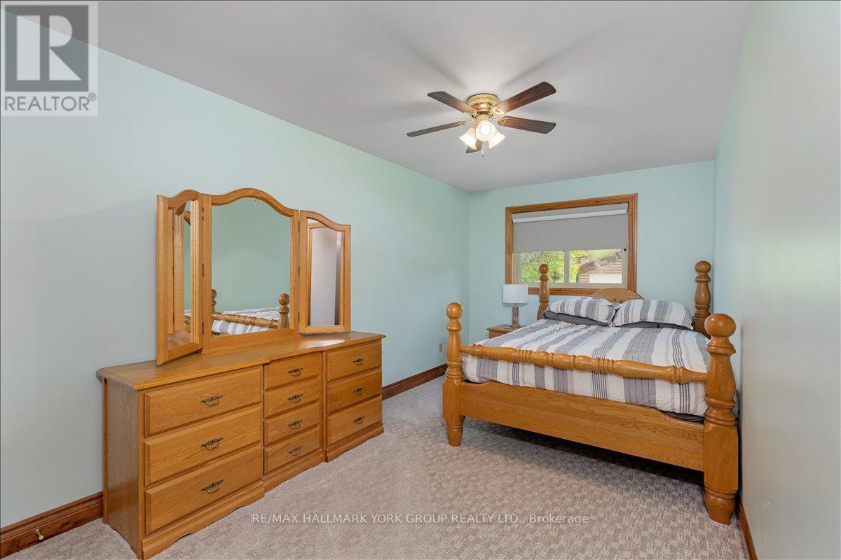 229 LAKE DRIVE N - 23