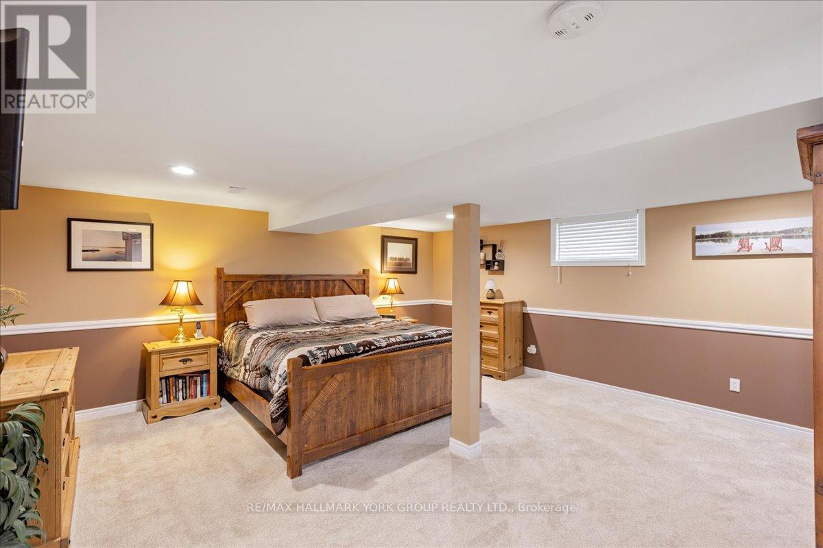 229 LAKE DRIVE N - 24