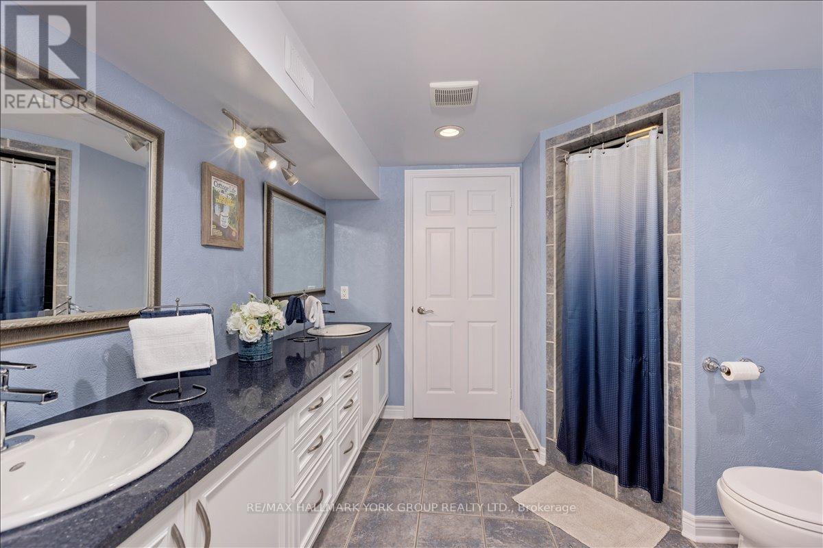 229 LAKE DRIVE N - 25