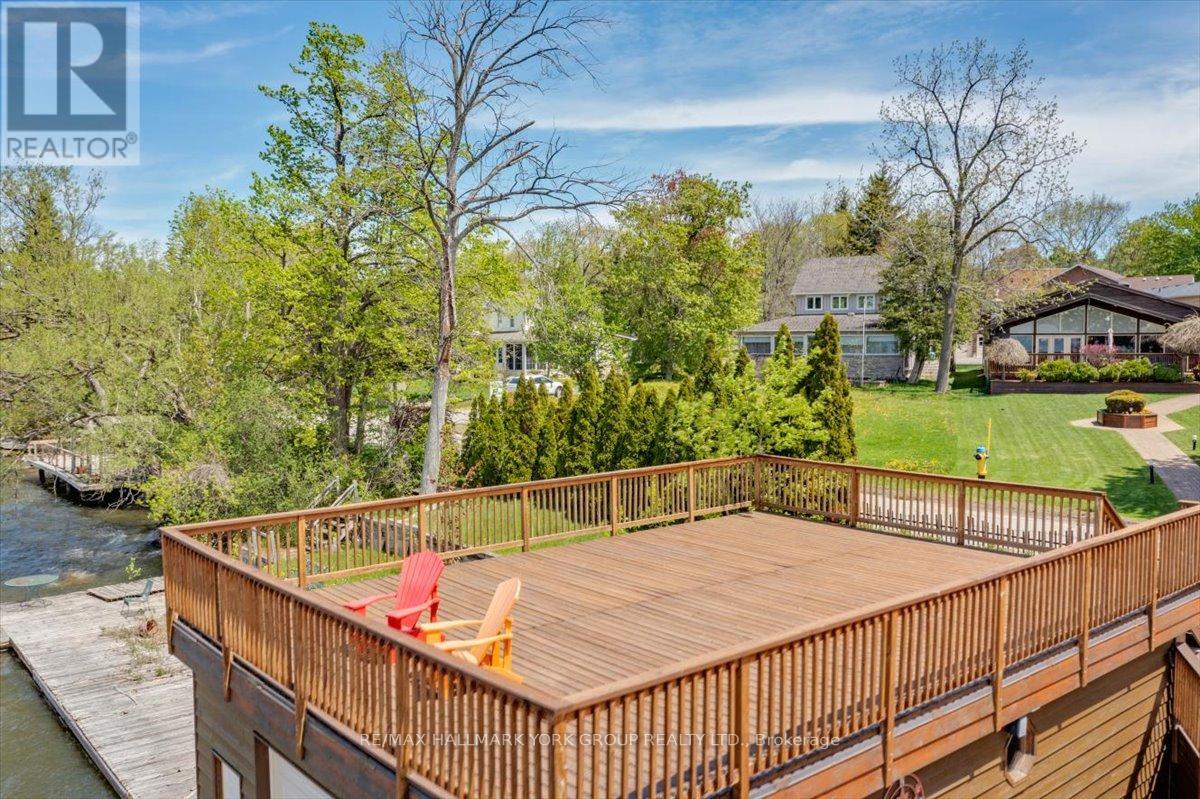 229 LAKE DRIVE N - 35