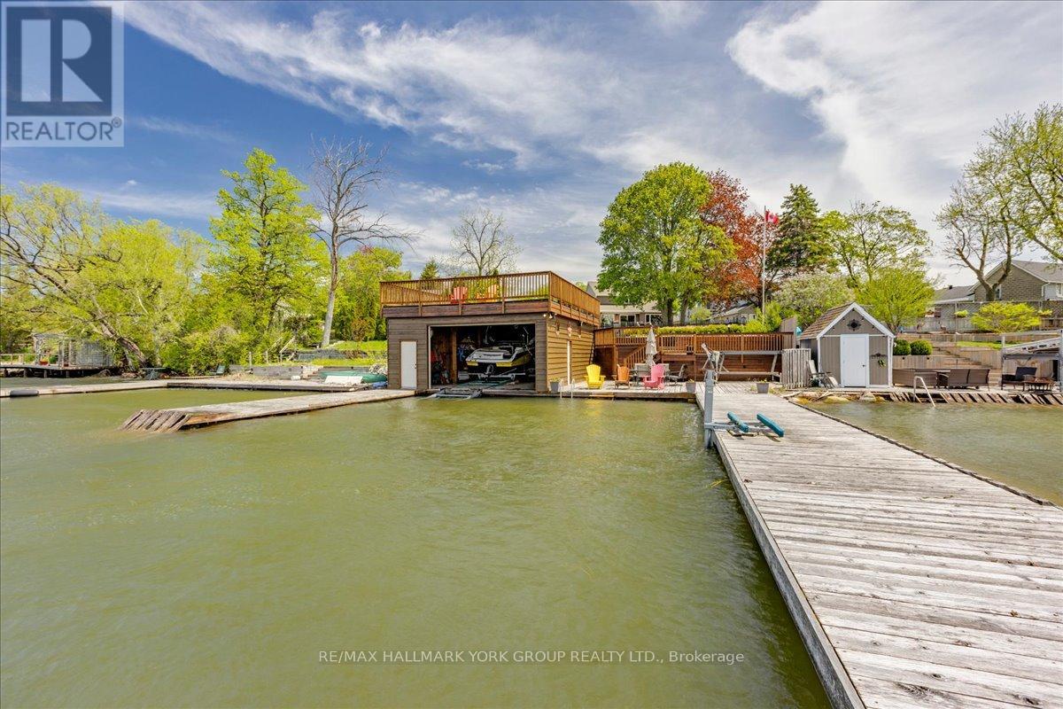 229 LAKE DRIVE N - 43