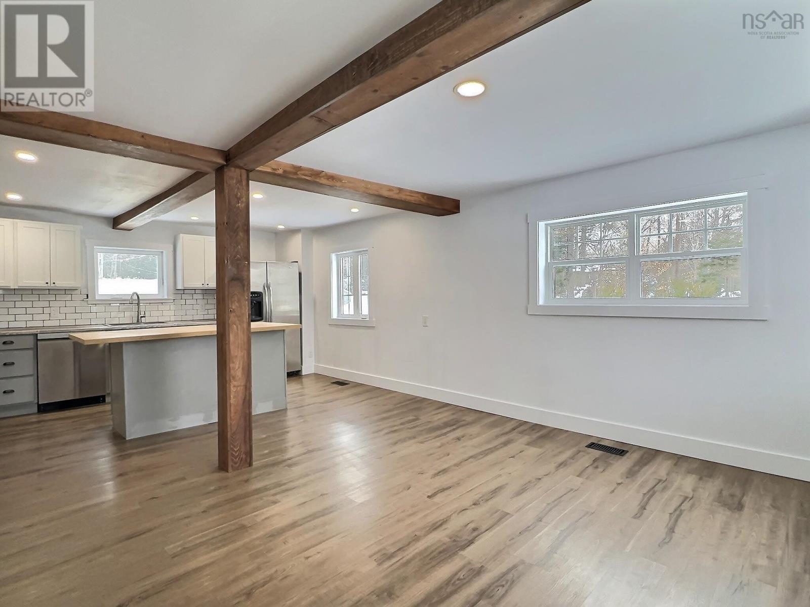 585 Plains Road - 9